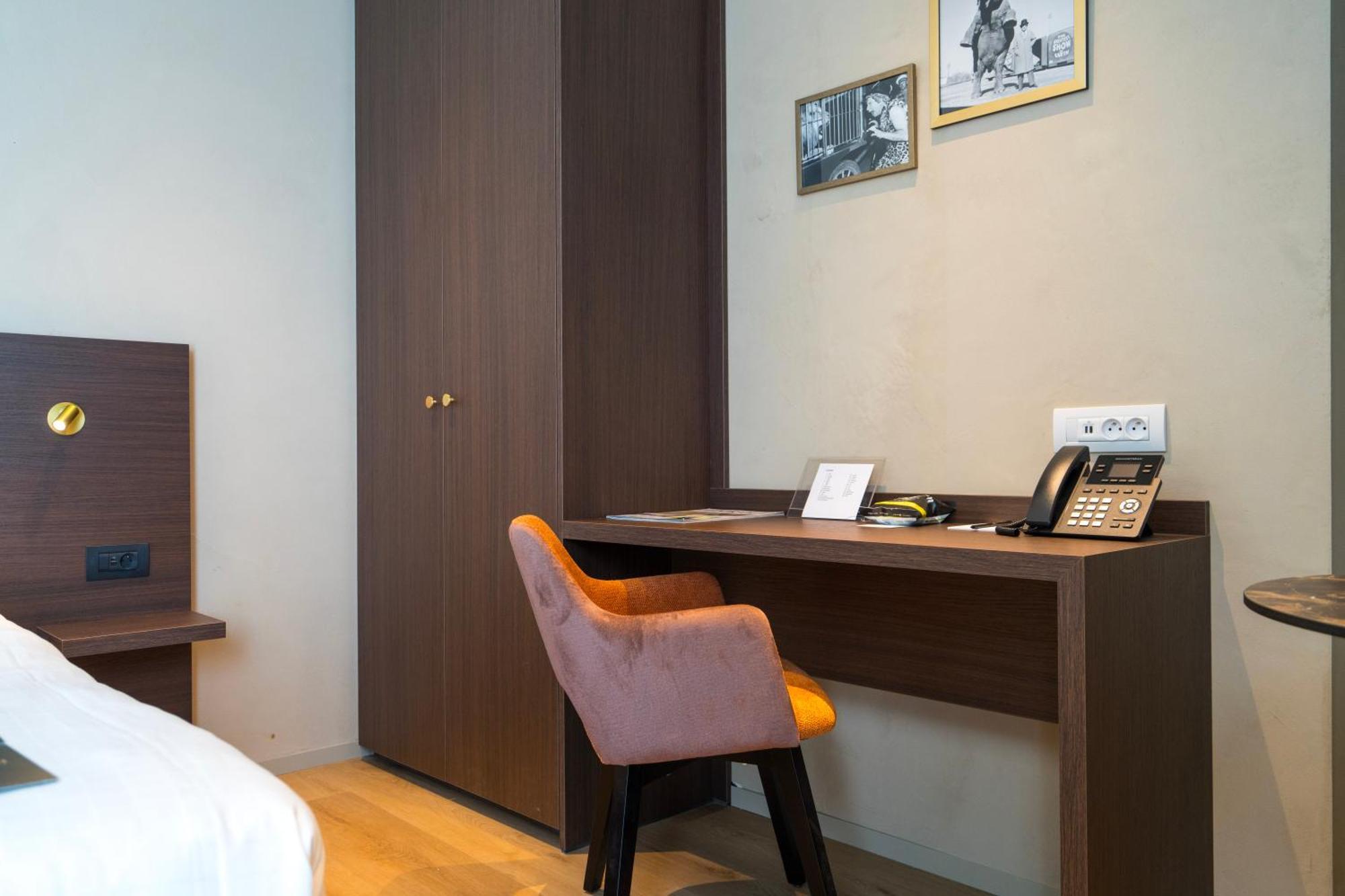 Business By Parkhotel -Annex- Кортрейк Экстерьер фото